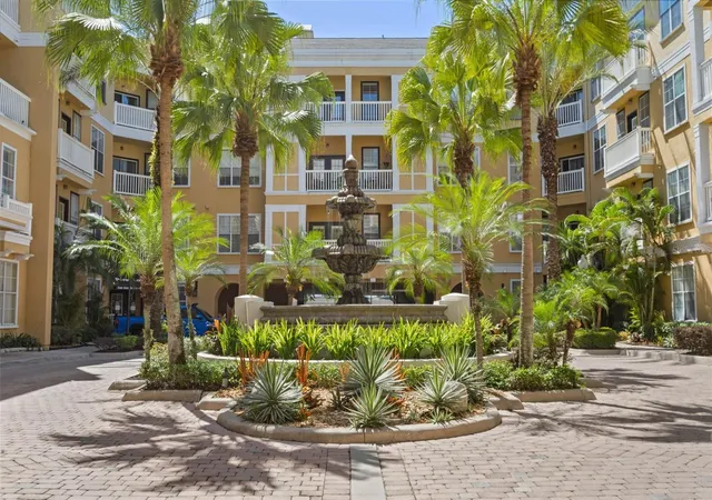 Photo 4 of Condo for sale at 860 N Orange Ave #112, Orlando, FL 32801 | MLS# S5158412 | Listing updated on 2026-10-05