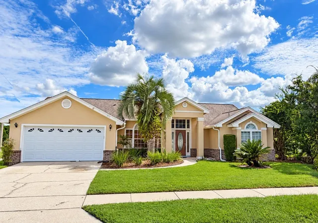 Photo 1 of Single family home for sale at 823 Carrigan Ave, Oviedo, FL 32765 | MLS# O6445308 | Listing updated on 2026-10-06