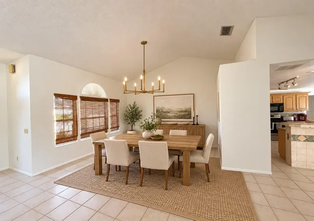 Photo 3 of Single family home for sale at 823 Carrigan Ave, Oviedo, FL 32765 | MLS# O6445308 | Listing updated on 2026-10-06