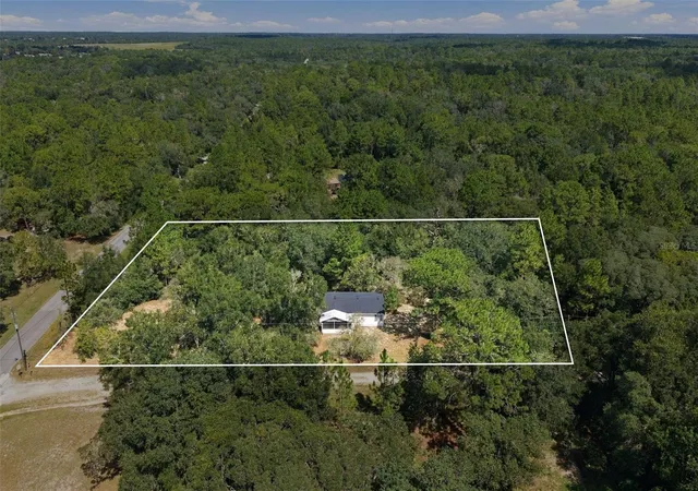 Photo 3 of Manufactured home for sale at 293 E Shawna Ct, Hernando, FL 34442 | MLS# OM732991 | Listing updated on 2026-09-29