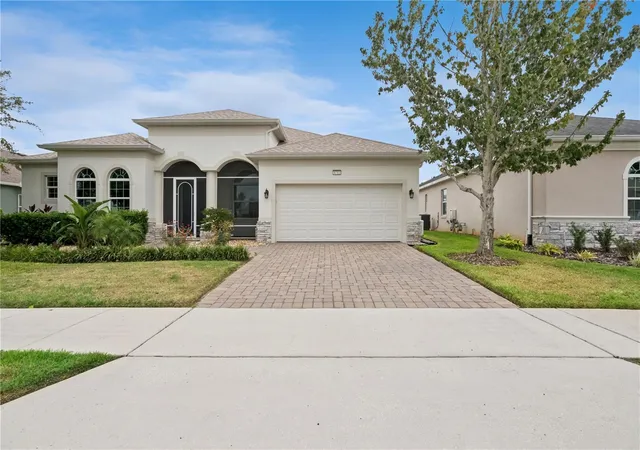 Photo 2 of Single family home for sale at 8712 Bridgeport Bay Cir, Mount Dora, FL 32757 | MLS# O6445310 | Listing updated on 2026-10-08