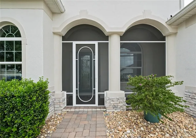 Photo 3 of Single family home for sale at 8712 Bridgeport Bay Cir, Mount Dora, FL 32757 | MLS# O6445310 | Listing updated on 2026-10-08