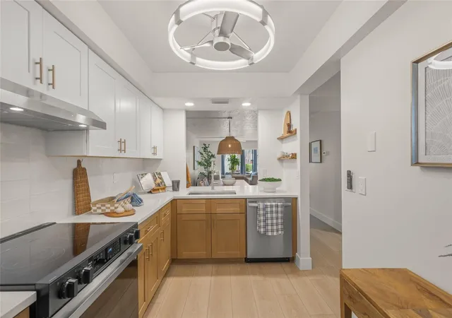 Photo 4 of Condo for sale at 2609 Woodgate Ln #K4, Sarasota, FL 34231 | MLS# N6145958 | Listing updated on 2026-10-06