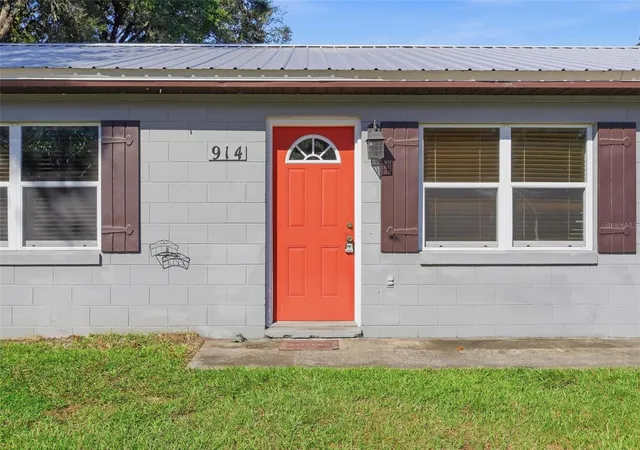Photo 3 of Single family home for sale at 914 Cass St, Deland, FL 32720 | MLS# V4951543 | Listing updated on 2026-10-03