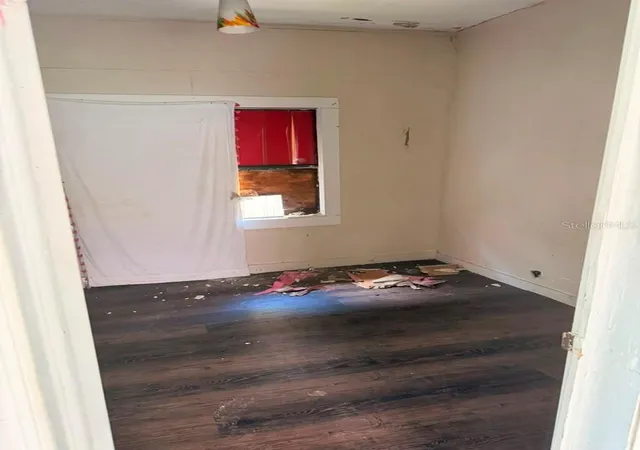 Photo 2 of Single family home for sale at 2323 W Chestnut St, Tampa, FL 33607 | MLS# TB8552764 | Listing updated on 2026-09-29