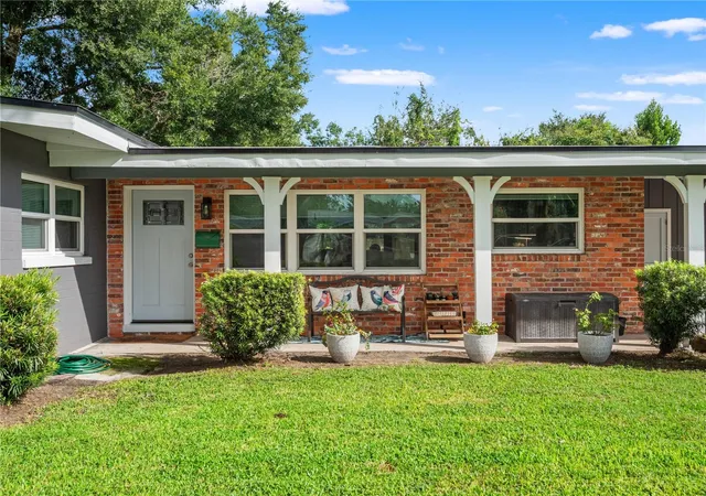 Photo 3 of Single family home for sale at 1210 Canberra Ave, Orlando, FL 32806 | MLS# O6445317 | Listing updated on 2026-09-29