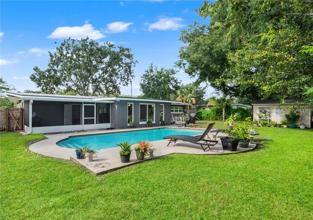 Photo 4 of Single family home for sale at 1210 Canberra Ave, Orlando, FL 32806 | MLS# O6445317 | Listing updated on 2026-09-29