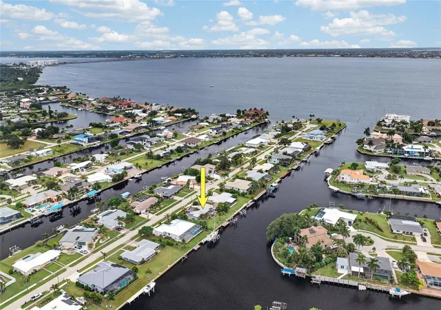 Photo 2 of Single family home for sale at 182 Beeney Rd Se, Port Charlotte, FL 33952 | MLS# C7531293 | Listing updated on 2026-10-06