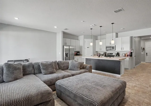 Photo 2 of Single family home for sale at 156 Arlington Sq Ct, Haines City, FL 33844 | MLS# TB8552766 | Listing updated on 2026-10-08