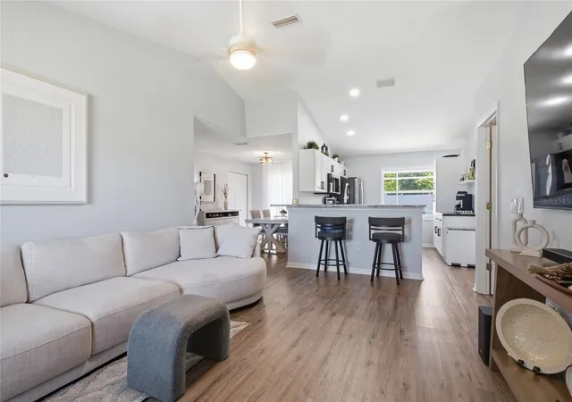 Photo 3 of Single family home for sale at 5295 Drew Rd, Venice, FL 34293 | MLS# N6145960 | Listing updated on 2026-10-04