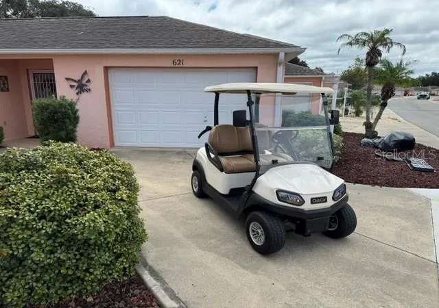 Photo 3 of House for sale at 621 Enconto St, Lady Lake, FL 32159 | MLS# G5118357 | Listing updated on 2026-09-29