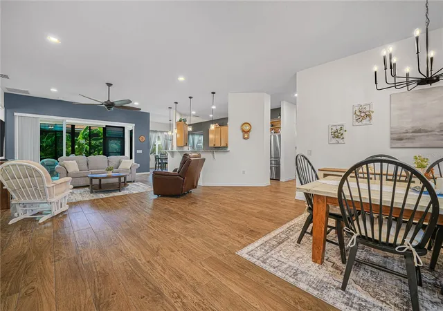 Photo 4 of Single family home for sale at 1321 Oakmont Dr, Winter Haven, FL 33884 | MLS# P4940018 | Listing updated on 2026-10-02