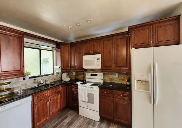 Photo 3 of Single family home for sale at 261 Dublin Dr, Lake Mary, FL 32746 | MLS# O6445327 | Listing updated on 2026-10-06