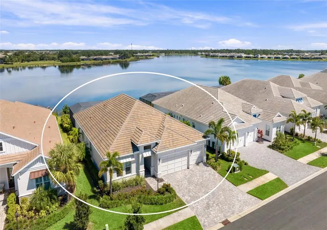 Photo 3 of Single family home for sale at 8035 Waterbend Trl, Sarasota, FL 34240 | MLS# A4707670 | Listing updated on 2026-10-21