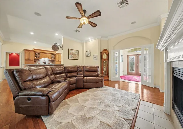 Photo 4 of Single family home for sale at 5384 Aurora Dr, Leesburg, FL 34748 | MLS# O6445328 | Listing updated on 2026-09-29