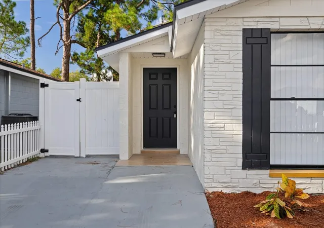 Photo 3 of Single family home for sale at 9111 Suffield Ct, Tampa, FL 33615 | MLS# TB8552781 | Listing updated on 2026-09-29