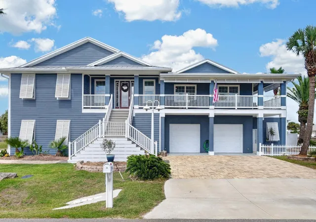 Photo 3 of Single family home for sale at 45 Rollins Dr, Palm Coast, FL 32137 | MLS# FC321742 | Listing updated on 2026-10-26