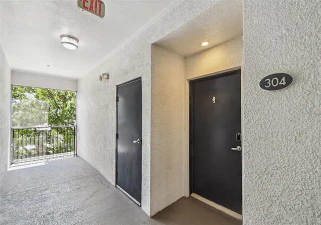 Photo 2 of Condo for sale at 435 S Oregon Ave #304, Tampa, FL 33606 | MLS# TB8552785 | Listing updated on 2026-10-06