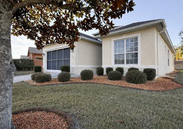 Photo 1 of Single family home for sale at 10127 Tria Dr, Weeki Wachee, FL 34613 | MLS# W7889887 | Listing updated on 2026-09-29