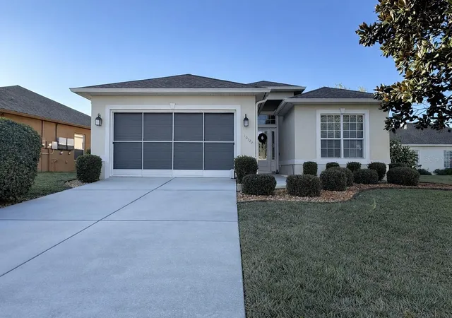 Photo 2 of Single family home for sale at 10127 Tria Dr, Weeki Wachee, FL 34613 | MLS# W7889887 | Listing updated on 2026-09-29