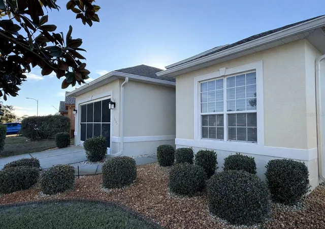 Photo 3 of Single family home for sale at 10127 Tria Dr, Weeki Wachee, FL 34613 | MLS# W7889887 | Listing updated on 2026-09-29