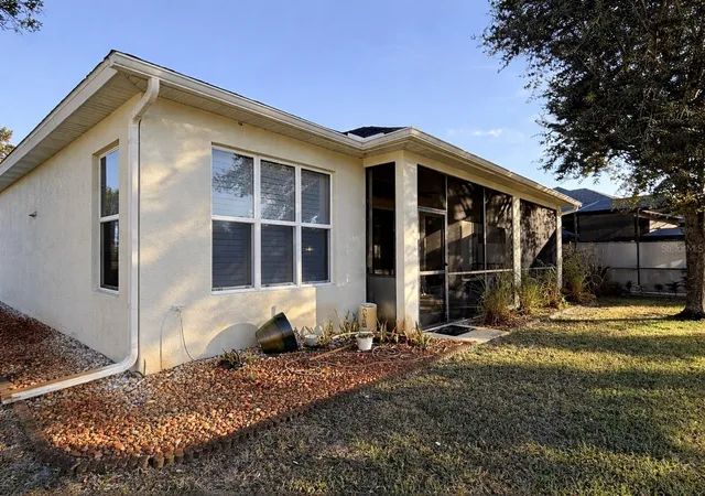 Photo 4 of Single family home for sale at 10127 Tria Dr, Weeki Wachee, FL 34613 | MLS# W7889887 | Listing updated on 2026-09-29