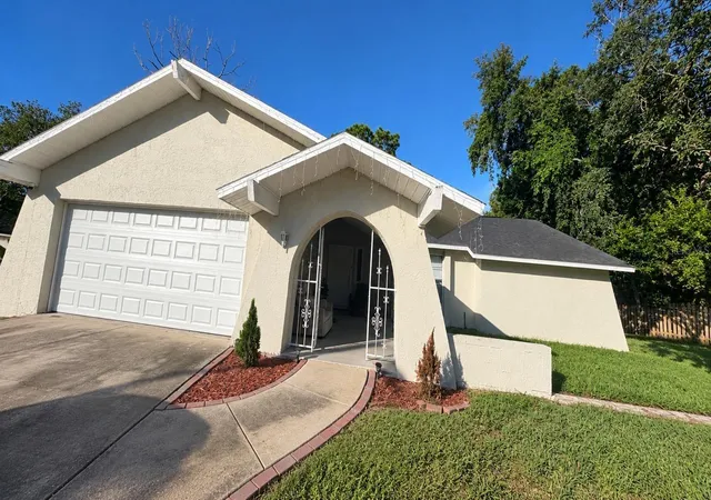 Photo 2 of Single family home for sale at 8089 Wooden Dr, Spring Hill, FL 34606 | MLS# A4707673 | Listing updated on 2026-09-30