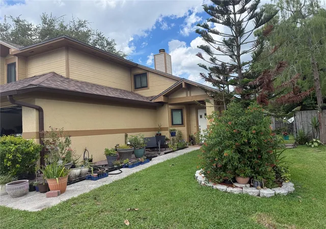 Photo 2 of Single family home for sale at 442 E Springtree Way, Lake Mary, FL 32746 | MLS# O6445341 | Listing updated on 2026-10-11