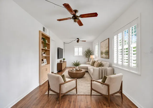 Photo 3 of Single family home for sale at 1102 Hamilton Ave, Longwood, FL 32750 | MLS# O6445342 | Listing updated on 2026-10-02