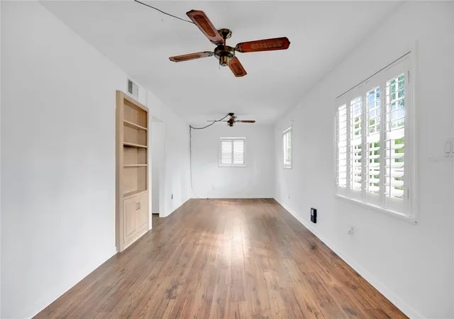 Photo 4 of Single family home for sale at 1102 Hamilton Ave, Longwood, FL 32750 | MLS# O6445342 | Listing updated on 2026-10-02