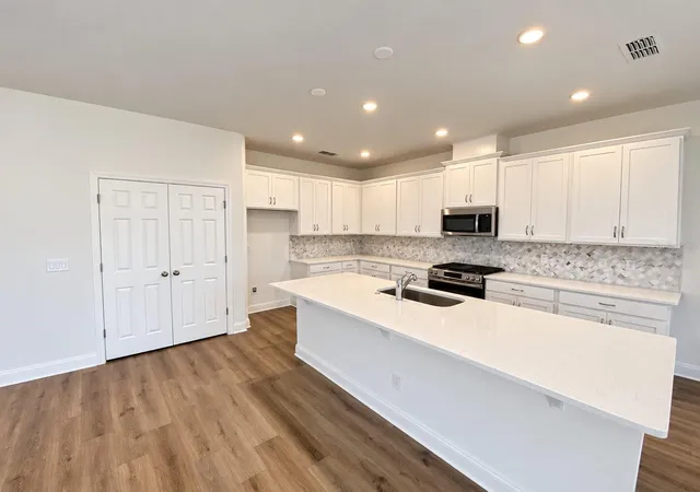 Photo 2 of Single family home for sale at 416 Lemongrass Rd, Minneola, FL 34715 | MLS# O6445343 | Listing updated on 2026-10-03