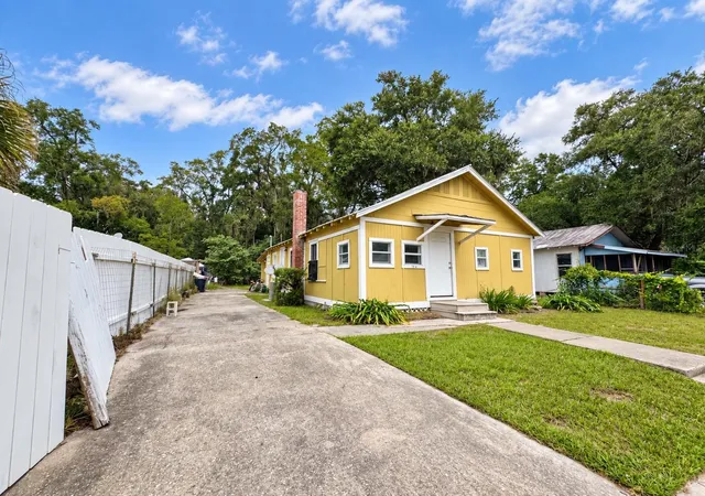 Photo 3 of Multi family home for sale at 824 Se 1st Avenue, Gainesville, FL 32601 | MLS# GC543835 | Listing updated on 2026-10-02