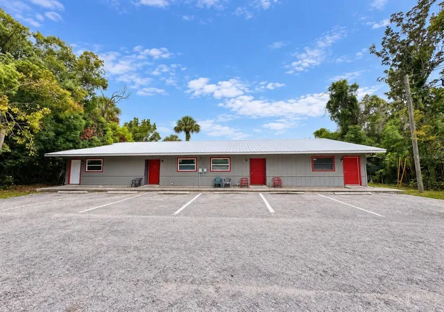 Photo 3 of House for sale at 824 SE 1st Avenue, Gainesville, FL 32601 | MLS# GC543835 | Listing updated on 2026-10-02