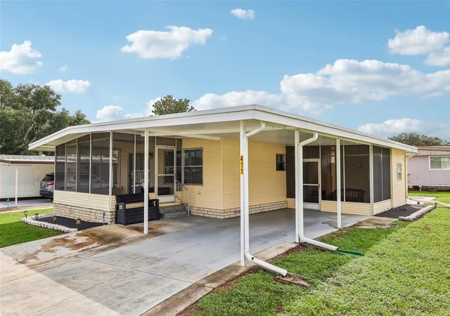 Photo 3 of Manufactured home for sale at 411 Palo Verde Dr, Leesburg, FL 34748 | MLS# G5118362 | Listing updated on 2026-10-10