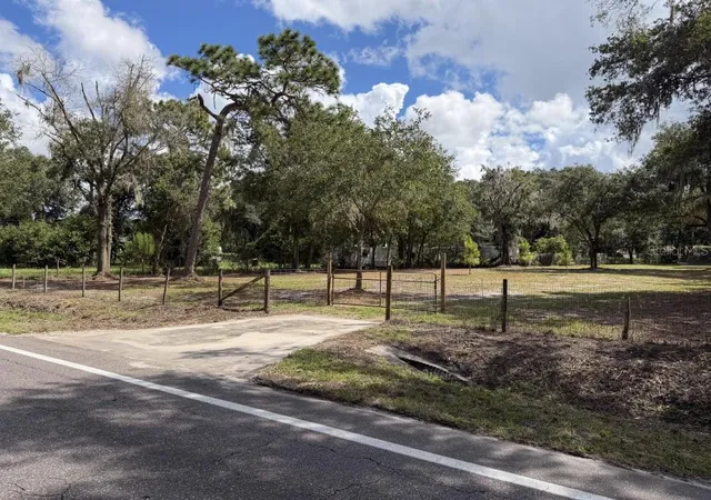 Photo 1 of Land for sale at 6916 Coronet Rd, Lakeland, FL 33811 | MLS# A4707686 | Listing updated on 2026-10-08