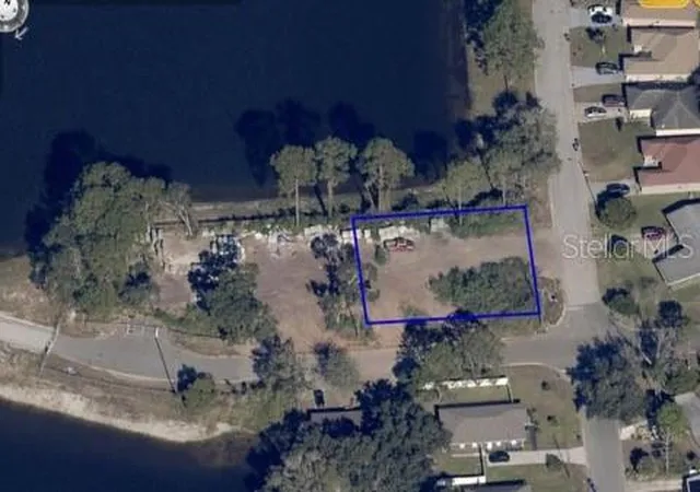 Photo 2 of Land for sale at 402 Ronnie Cir, Orlando, FL 32811 | MLS# O6445368 | Listing updated on 2026-09-29