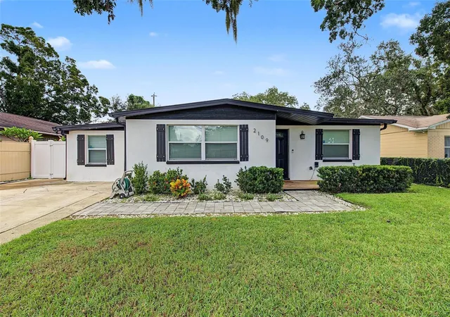 Photo 3 of Single family home for sale at 2109 E Flora St, Tampa, FL 33610 | MLS# TB8552824 | Listing updated on 2026-10-06
