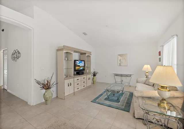 Photo 4 of Single family home for sale at 3 Pine Bud Pl, Palm Coast, FL 32164 | MLS# FC321746 | Listing updated on 2026-10-27