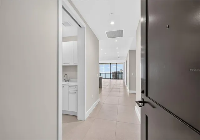 Photo 2 of Condo for sale at 275 1st Avenue S #2603, Saint Petersburg, FL 33701 | MLS# TB8552830 | Listing updated on 2026-10-02