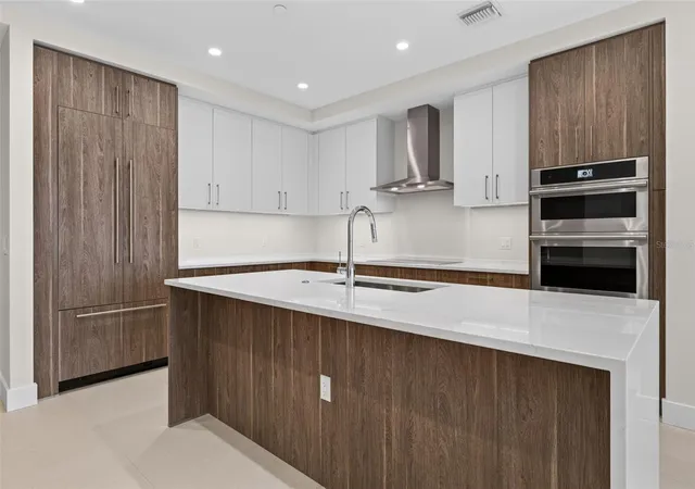 Photo 4 of Condo for sale at 275 1st Avenue S #2603, Saint Petersburg, FL 33701 | MLS# TB8552830 | Listing updated on 2026-10-02