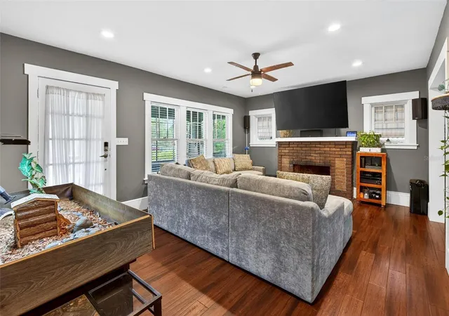 Photo 3 of Single family home for sale at 1160 W Rich Ave, Deland, FL 32720 | MLS# V4951545 | Listing updated on 2026-10-03