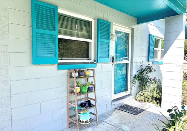 Photo 3 of Single family home for sale at 515 W Garrison Ave, Deland, FL 32720 | MLS# V4951546 | Listing updated on 2026-10-04