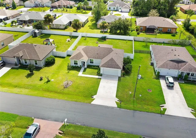 Photo 1 of Single family home for sale at 18 Post Oak Ln, Palm Coast, FL 32164 | MLS# FC321747 | Listing updated on 2026-10-09