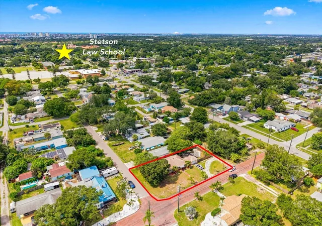 Photo 3 of Single family home for sale at 1525 56th Street S, Gulfport, FL 33707 | MLS# TB8552837 | Listing updated on 2026-10-03