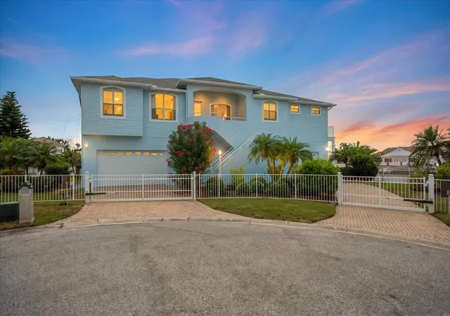 Photo 1 of Mansion for sale at 5501 Clipper Ct, New Port Richey, FL 34652 | MLS# TB8552838 | Listing updated on 2026-10-04