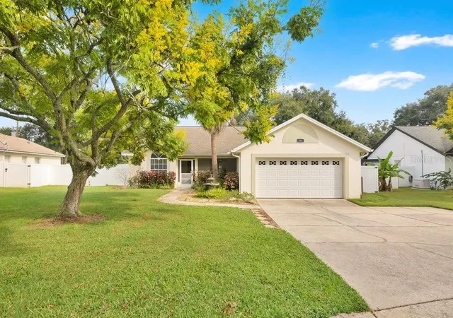 Photo 1 of Single family home for sale at 204 Harbor Dr, Winter Garden, FL 34787 | MLS# O6445377 | Listing updated on 2026-10-06