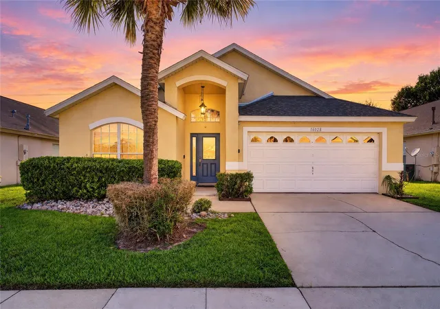 Photo 1 of Single family home for sale at 16028 Magnolia Hl St, Clermont, FL 34714 | MLS# O6445378 | Listing updated on 2026-09-29