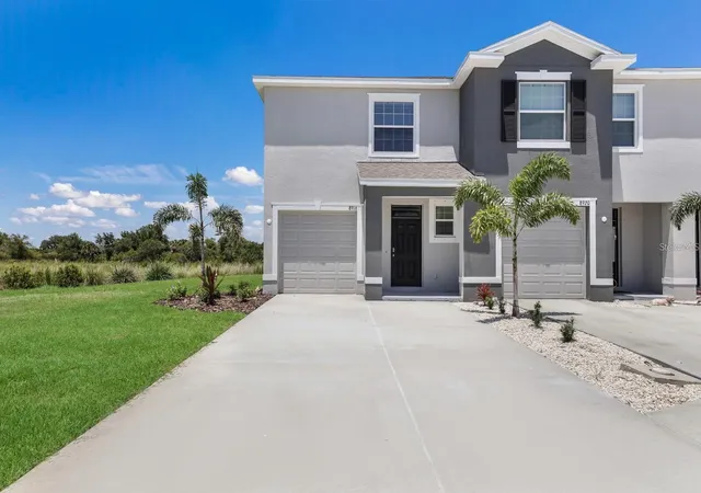Photo 3 of Townhouse for sale at 8916 Milestone Dr, Sarasota, FL 34238 | MLS# A4707697 | Listing updated on 2026-09-30