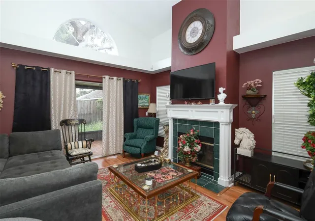 Photo 4 of Single family home for sale at 1000 Piedmont Oaks Dr, Apopka, FL 32703 | MLS# O6445380 | Listing updated on 2026-10-05