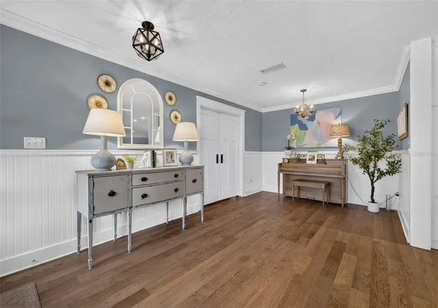 Photo 2 of Single family home for sale at 911 Thunder Trl, Maitland, FL 32751 | MLS# O6445385 | Listing updated on 2026-10-07